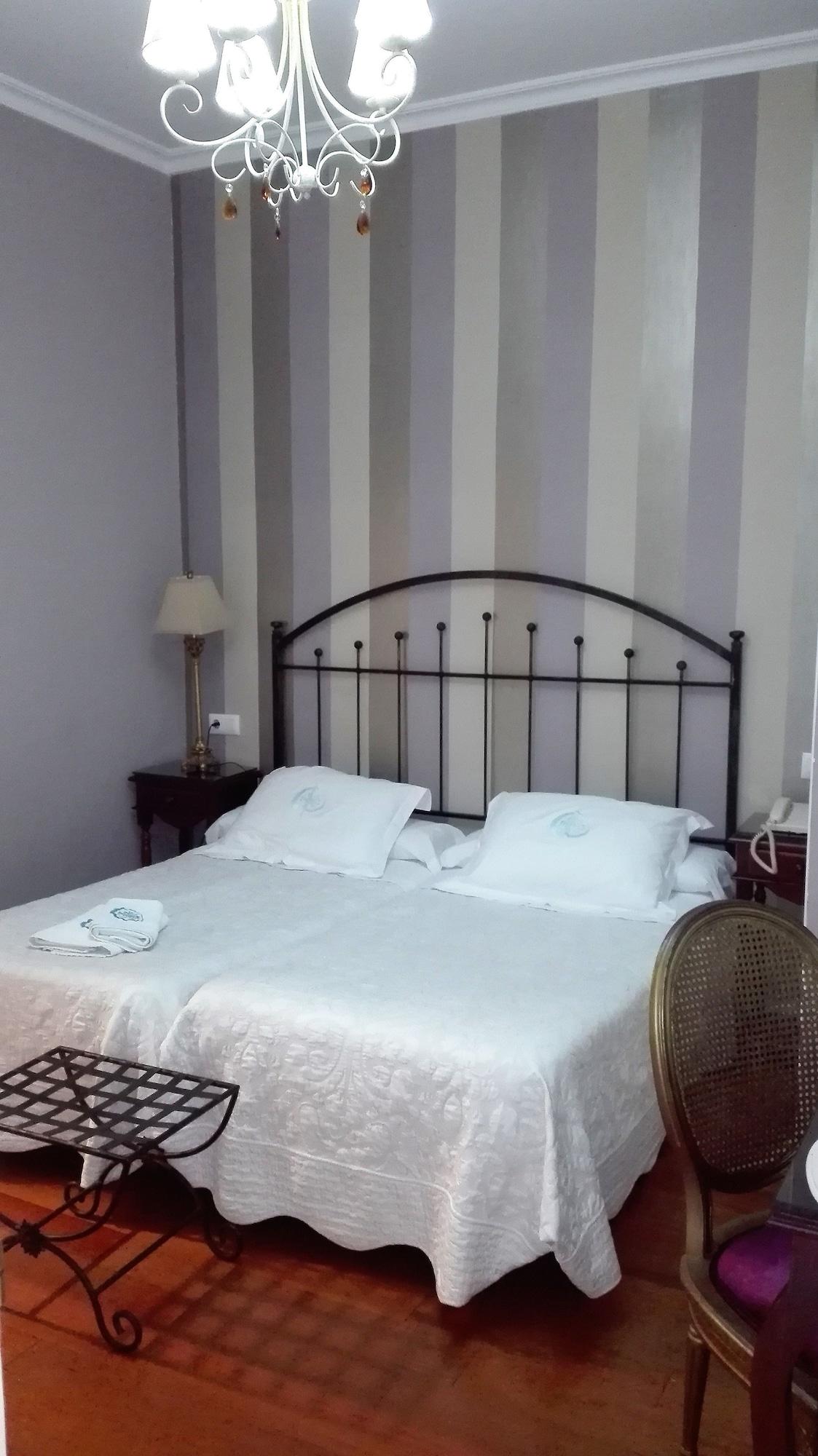Le Petit Paris Hotel Sevilla Kültér fotó