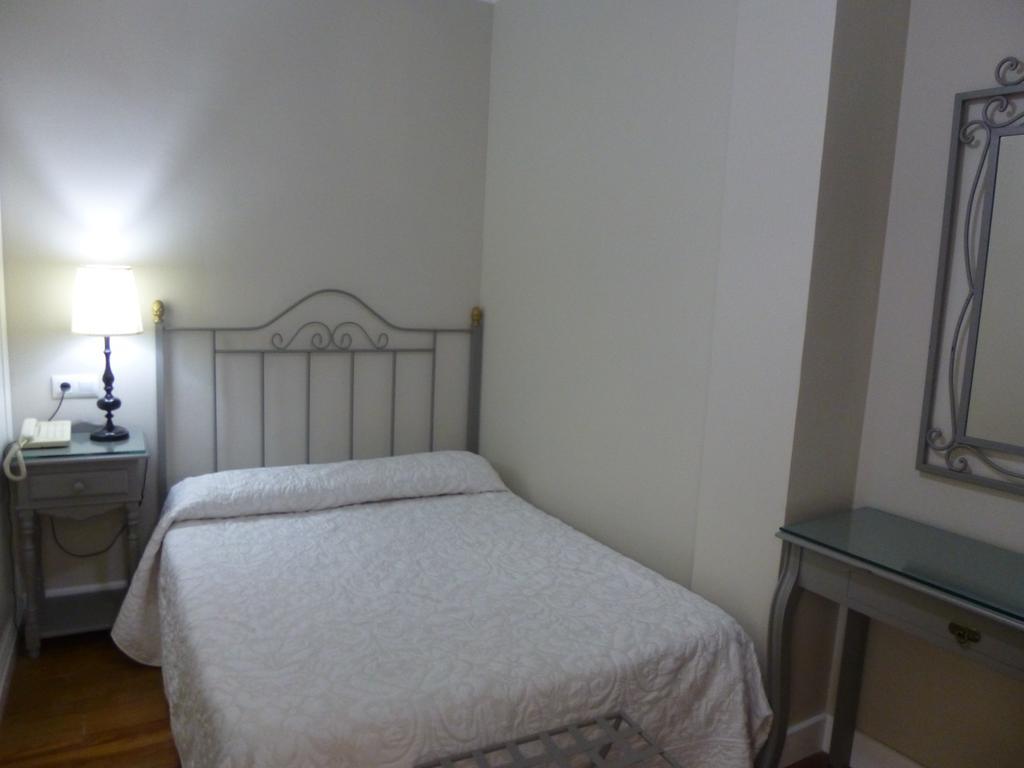 Le Petit Paris Hotel Sevilla Kültér fotó